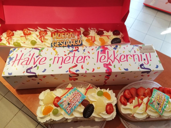 Halve meter slagroomtaart